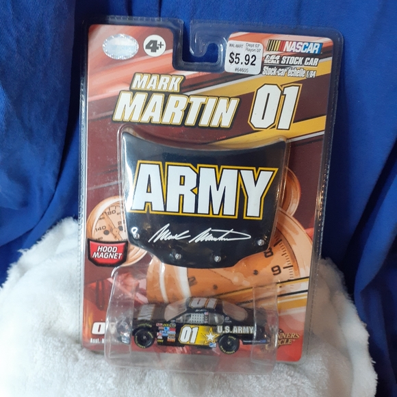 1997 Nascar Stock Mark Martin #1 US Army Die Cast w/ Hood 🧲 $12.50🇨🇦Shipping - Picture 11 of 14
